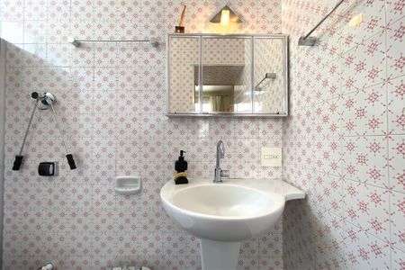 Apartamento à venda com 100m², 3 quartos e 1 vaga Apartamento à venda com 100m², 3 quartos e 1 vagaBanheiro da Suíte