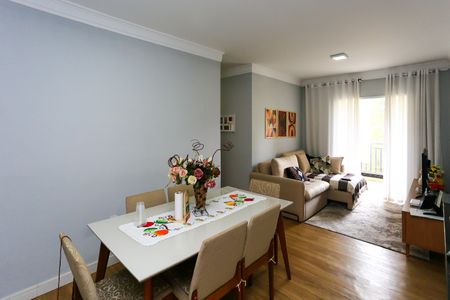 Sala  de apartamento para alugar com 3 quartos, 80m² em Chácara Agrindus, Taboão da Serra