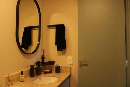 Apartamento à venda com 91m², 2 quartos e 2 vagasBanheiro 1