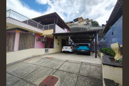 Casa de condomínio à venda com 180m², 1 quarto e 4 vagasGaragem