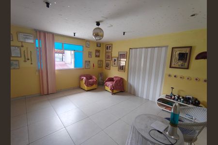 Casa de condomínio à venda com 180m², 1 quarto e 4 vagasQuarto