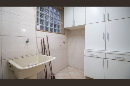 Casa de condomínio para alugar com 240m², 4 quartos e 1 vaga Casa de condomínio para alugar com 240m², 4 quartos e 1 vagaÁrea de Serviço