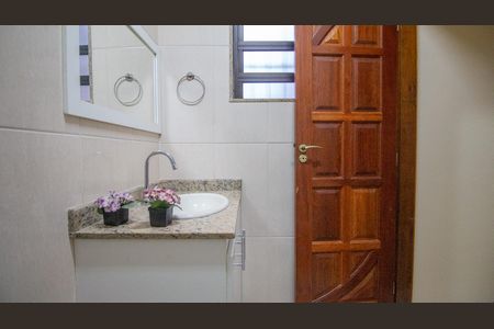 Casa de condomínio para alugar com 240m², 4 quartos e 1 vaga Casa de condomínio para alugar com 240m², 4 quartos e 1 vagaBanheiro da Suíte