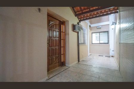 Casa de condomínio para alugar com 240m², 4 quartos e 1 vaga Casa de condomínio para alugar com 240m², 4 quartos e 1 vagaHall de Entrada