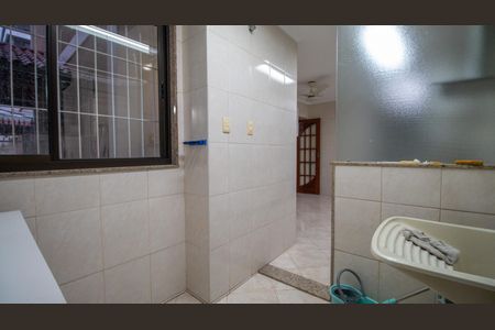 Casa de condomínio para alugar com 240m², 4 quartos e 1 vaga Casa de condomínio para alugar com 240m², 4 quartos e 1 vagaÁrea de Serviço