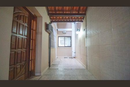 Casa de condomínio para alugar com 240m², 4 quartos e 1 vaga Casa de condomínio para alugar com 240m², 4 quartos e 1 vagaHall de Entrada