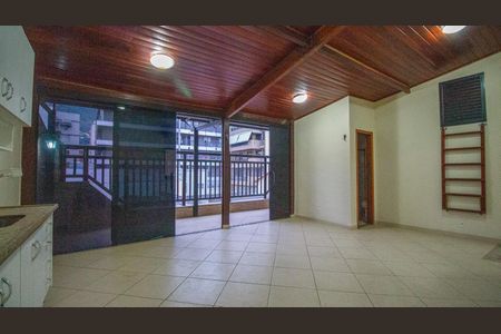 Casa de condomínio para alugar com 240m², 4 quartos e 1 vaga Casa de condomínio para alugar com 240m², 4 quartos e 1 vagaTerraço
