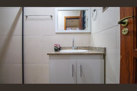 Casa de condomínio para alugar com 240m², 4 quartos e 1 vaga Casa de condomínio para alugar com 240m², 4 quartos e 1 vagaBanheiro da Suíte