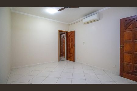 Casa de condomínio para alugar com 240m², 4 quartos e 1 vaga Casa de condomínio para alugar com 240m², 4 quartos e 1 vagaQuarto 2