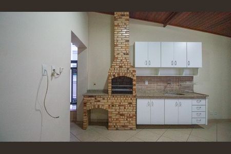 Casa de condomínio para alugar com 240m², 4 quartos e 1 vaga Casa de condomínio para alugar com 240m², 4 quartos e 1 vagaÁrea comum - Churrasqueira