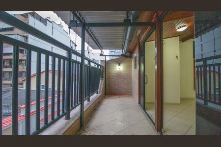 Casa de condomínio para alugar com 240m², 4 quartos e 1 vaga Casa de condomínio para alugar com 240m², 4 quartos e 1 vagaVaranda o Terraço