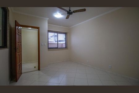 Casa de condomínio para alugar com 240m², 4 quartos e 1 vaga Casa de condomínio para alugar com 240m², 4 quartos e 1 vagaSuíte