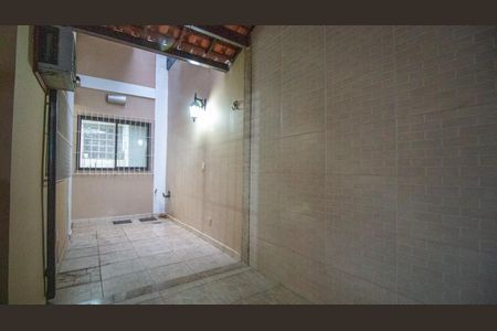 Casa de condomínio para alugar com 240m², 4 quartos e 1 vaga Casa de condomínio para alugar com 240m², 4 quartos e 1 vagaHall de Entrada