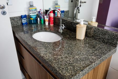 Apartamento à venda com 55m², 2 quartos e 1 vaga Apartamento à venda com 55m², 2 quartos e 1 vagaBanheiro da Suíte 2