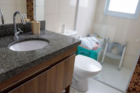 Apartamento à venda com 55m², 2 quartos e 1 vaga Apartamento à venda com 55m², 2 quartos e 1 vagaBanheiro