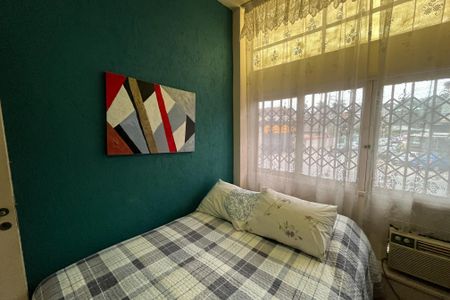 Quarto de apartamento à venda com 1 quarto, 29m² em Cacuia, Rio de Janeiro