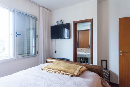 Apartamento para alugar com 140m², 2 quartos e 2 vagas Apartamento para alugar com 140m², 2 quartos e 2 vagassuite