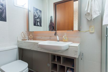 Apartamento para alugar com 140m², 2 quartos e 2 vagas Apartamento para alugar com 140m², 2 quartos e 2 vagasBanheiro da Suíte