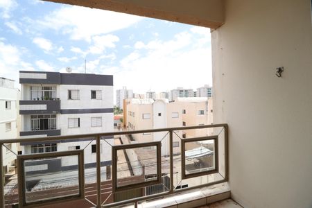 Sacada de apartamento para alugar com 3 quartos, 90m² em Santa Mônica, Uberlândia