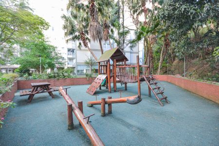 Apartamento à venda com 65m², 2 quartos e 2 vagas Apartamento à venda com 65m², 2 quartos e 2 vagasÁrea comum - Playground