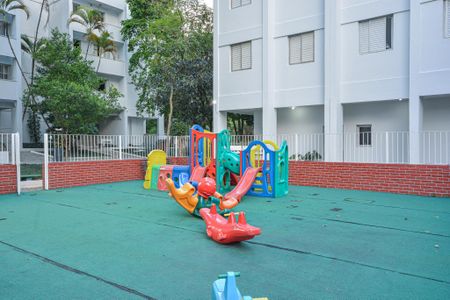 Apartamento à venda com 65m², 2 quartos e 2 vagas Apartamento à venda com 65m², 2 quartos e 2 vagasÁrea comum - Playground