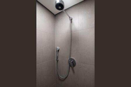 Banheiro de apartamento para alugar com 1 quarto, 35m² em Pinheiros, São Paulo