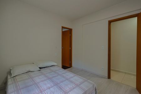 Apartamento à venda com 83m², 3 quartos e 2 vagasQuarto 3 - Suíte