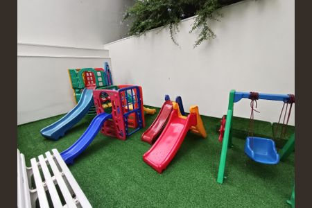 Apartamento à venda com 124m², 3 quartos e 1 vaga Apartamento à venda com 124m², 3 quartos e 1 vagaÁrea comum - Playground
