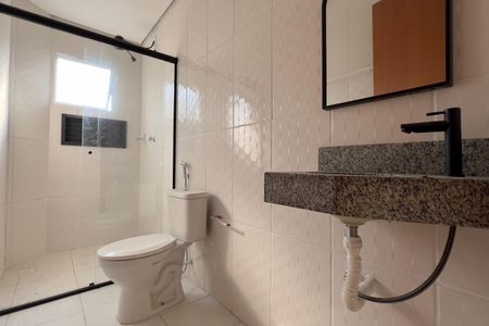 Banheiro de apartamento para alugar com 1 quarto, 30m² em Jardim Vila Galvao, Guarulhos