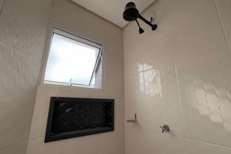 Banheiro de apartamento para alugar com 1 quarto, 30m² em Jardim Vila Galvao, Guarulhos