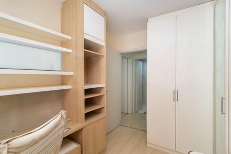 Quarto 1 de apartamento para alugar com 2 quartos, 127m² em Medianeira, Porto Alegre