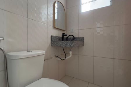 Banheiro de apartamento para alugar com 1 quarto, 40m² em Jardim Vila Galvao, Guarulhos