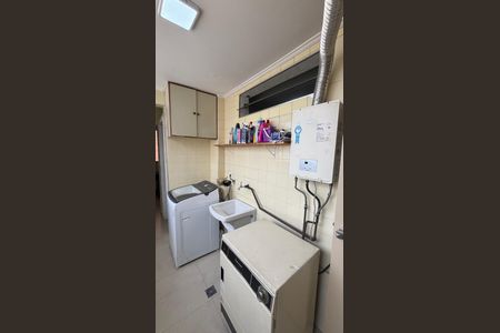 Apartamento para alugar com 160m², 3 quartos e 3 vagas Apartamento para alugar com 160m², 3 quartos e 3 vagasÁrea de Serviço