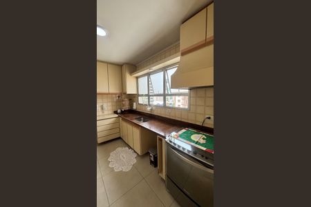 Apartamento para alugar com 160m², 3 quartos e 3 vagas Apartamento para alugar com 160m², 3 quartos e 3 vagasCozinha