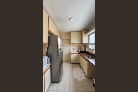 Apartamento para alugar com 160m², 3 quartos e 3 vagas Apartamento para alugar com 160m², 3 quartos e 3 vagasCozinha