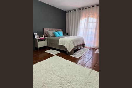 Casa à venda com 3 quartos, 109m² em Jardim do Estádio, Santo André