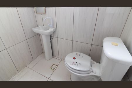 Banheiro da Suíte de casa para alugar com 1 quarto, 35m² em Vila Paranagua, São Paulo