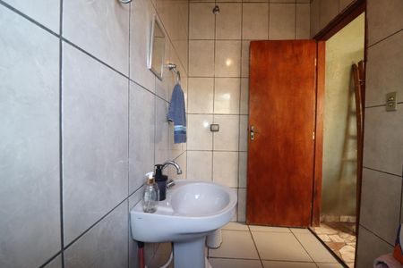 Casa à venda com 138m², 3 quartos e 1 vagaBanheiro 2