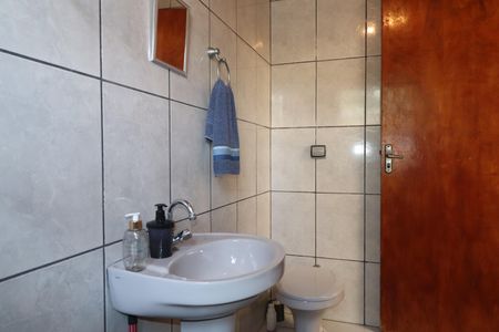 Casa à venda com 138m², 3 quartos e 1 vagaBanheiro 2