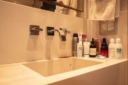 Apartamento à venda com 78m², 2 quartos e 1 vagaBanheiro da Suíte