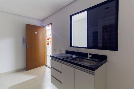 Sala/Cozinha de apartamento para alugar com 1 quarto, 30m² em Vila Paulo Silas, São Paulo
