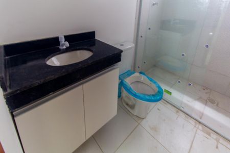 Banheiro de apartamento para alugar com 1 quarto, 30m² em Vila Paulo Silas, São Paulo