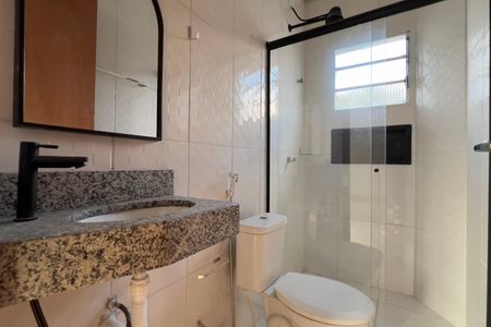 Banheiro Social de apartamento para alugar com 1 quarto, 30m² em Jardim Vila Galvao, Guarulhos