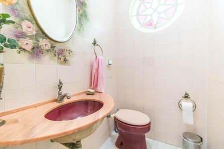 Casa à venda com 404m², 4 quartos e 5 vagasLavabo