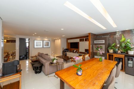 Apartamento à venda com 147m², 4 quartos e 4 vagasSALA