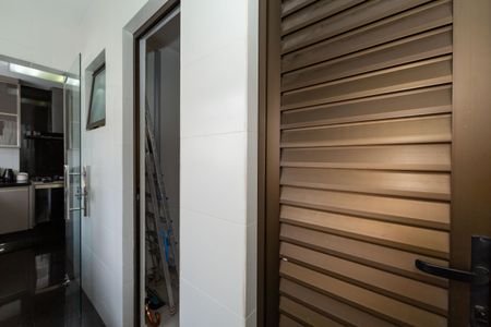 Apartamento à venda com 147m², 4 quartos e 4 vagasQUARTO E BANHO DE EMPREGADA