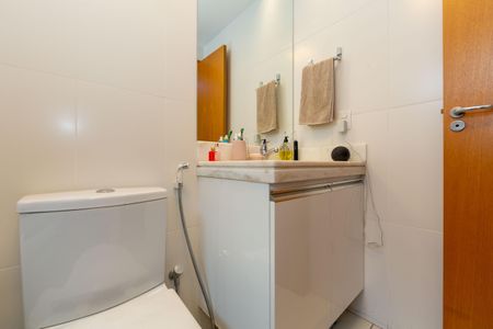 Apartamento à venda com 147m², 4 quartos e 4 vagasBANHEIRO2