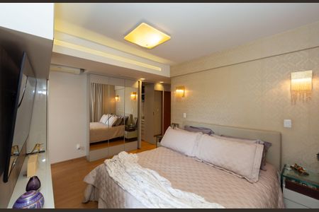 Apartamento à venda com 147m², 4 quartos e 4 vagasQUARTO4