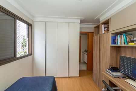 Apartamento à venda com 147m², 4 quartos e 4 vagasQUARTO2