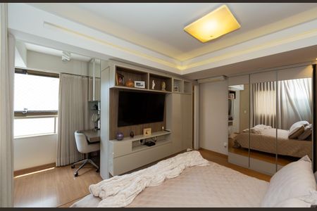 Apartamento à venda com 147m², 4 quartos e 4 vagasQUARTO4